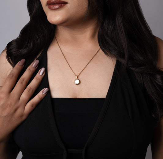 Aurevia Disc Pendant