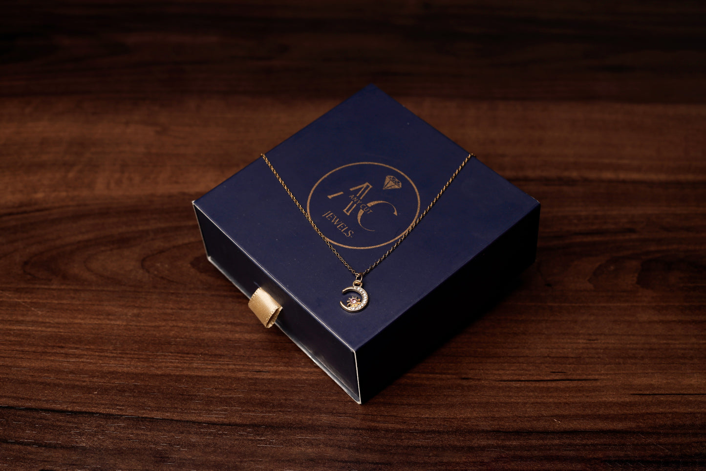 Lunaria Crescent Pendant Necklace – Celestial Gold Grace