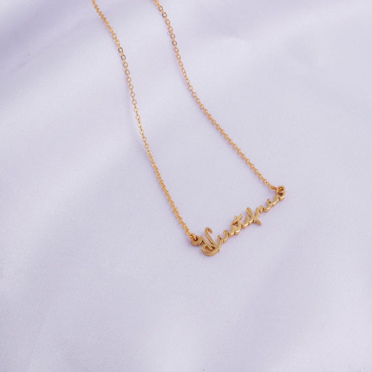 Classic Vogue Name Pendant Necklace