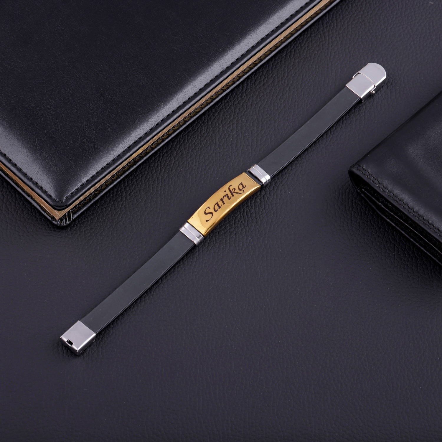 Customized Bracelet With Silicone Strap