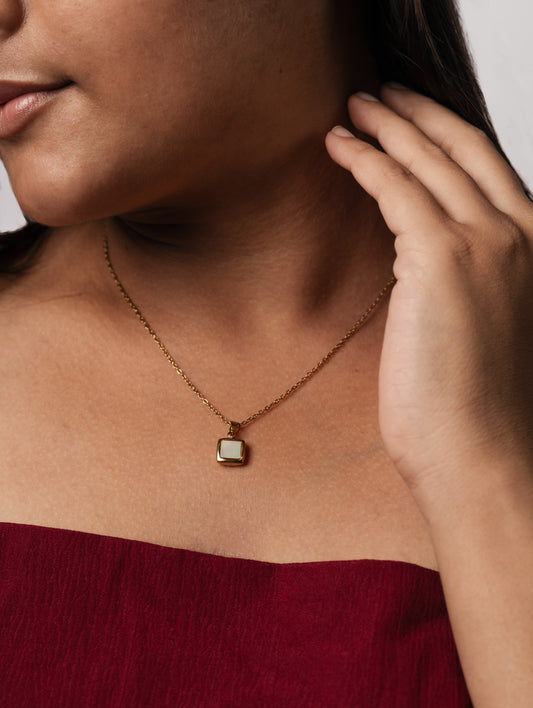 Lumière Square Pendant Necklace