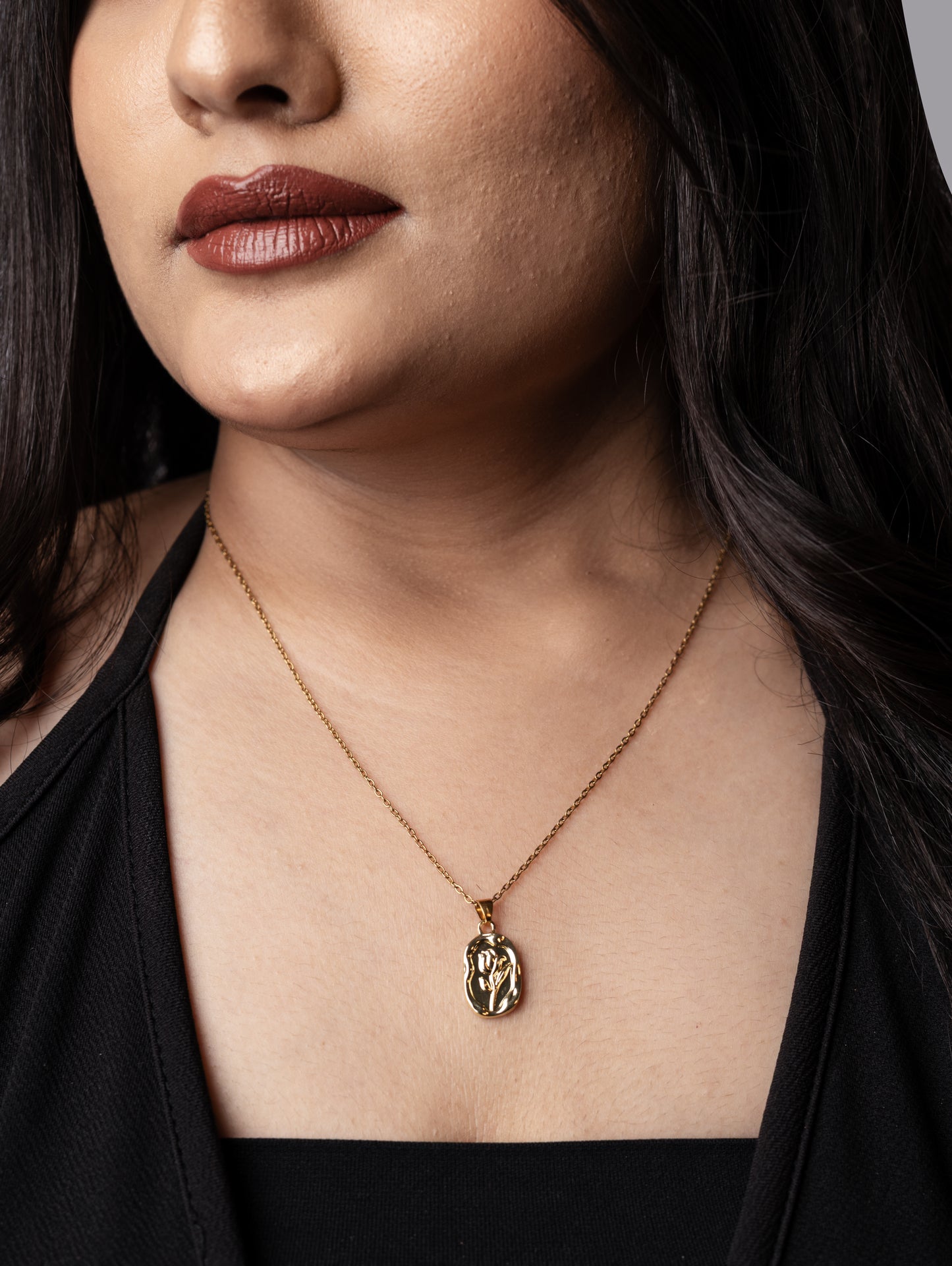 Aura Sculpted Pendant Necklace