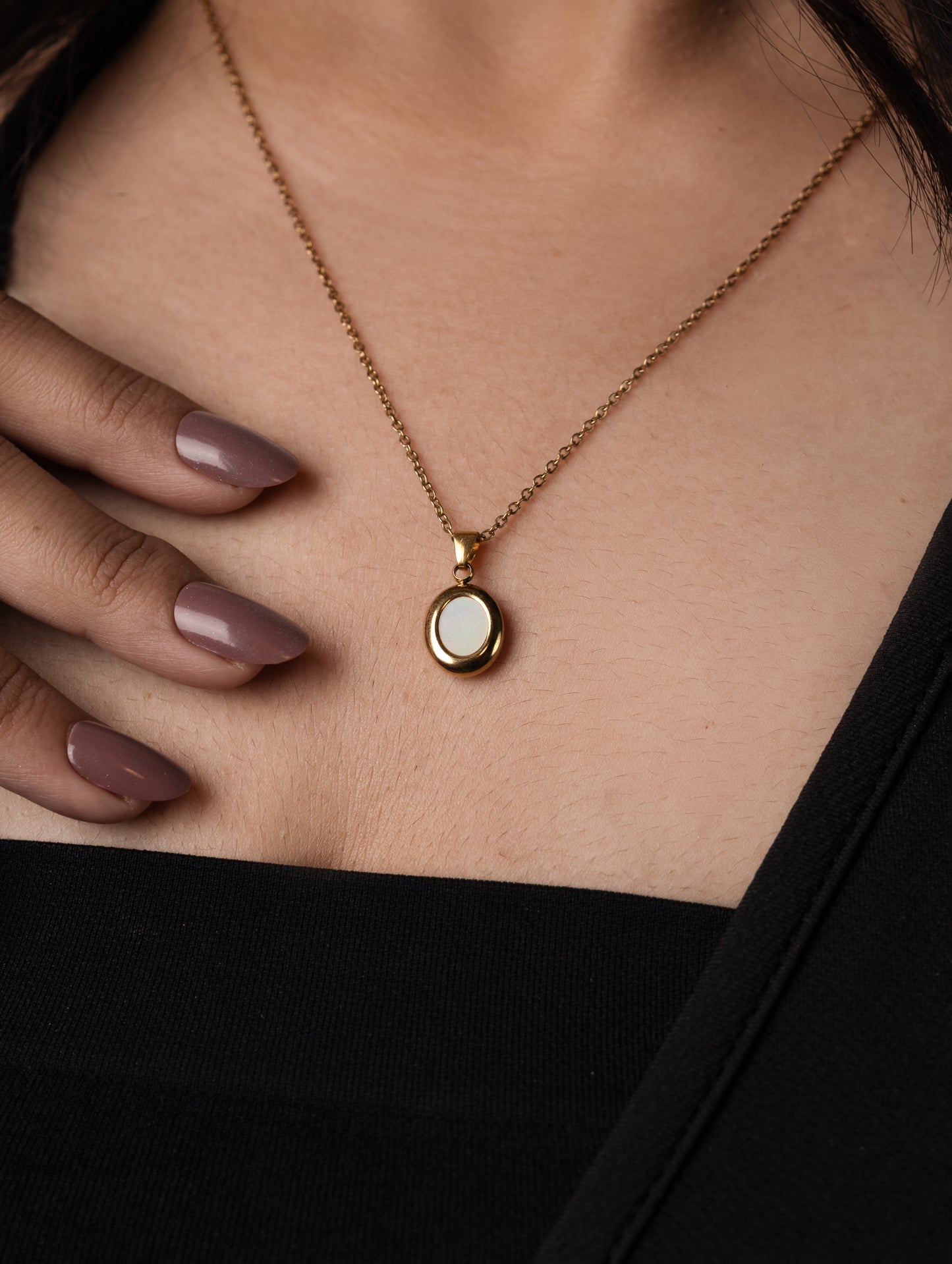 Aurelia Oval Pendant Necklace