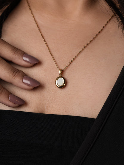 Aurelia Oval Pendant Necklace