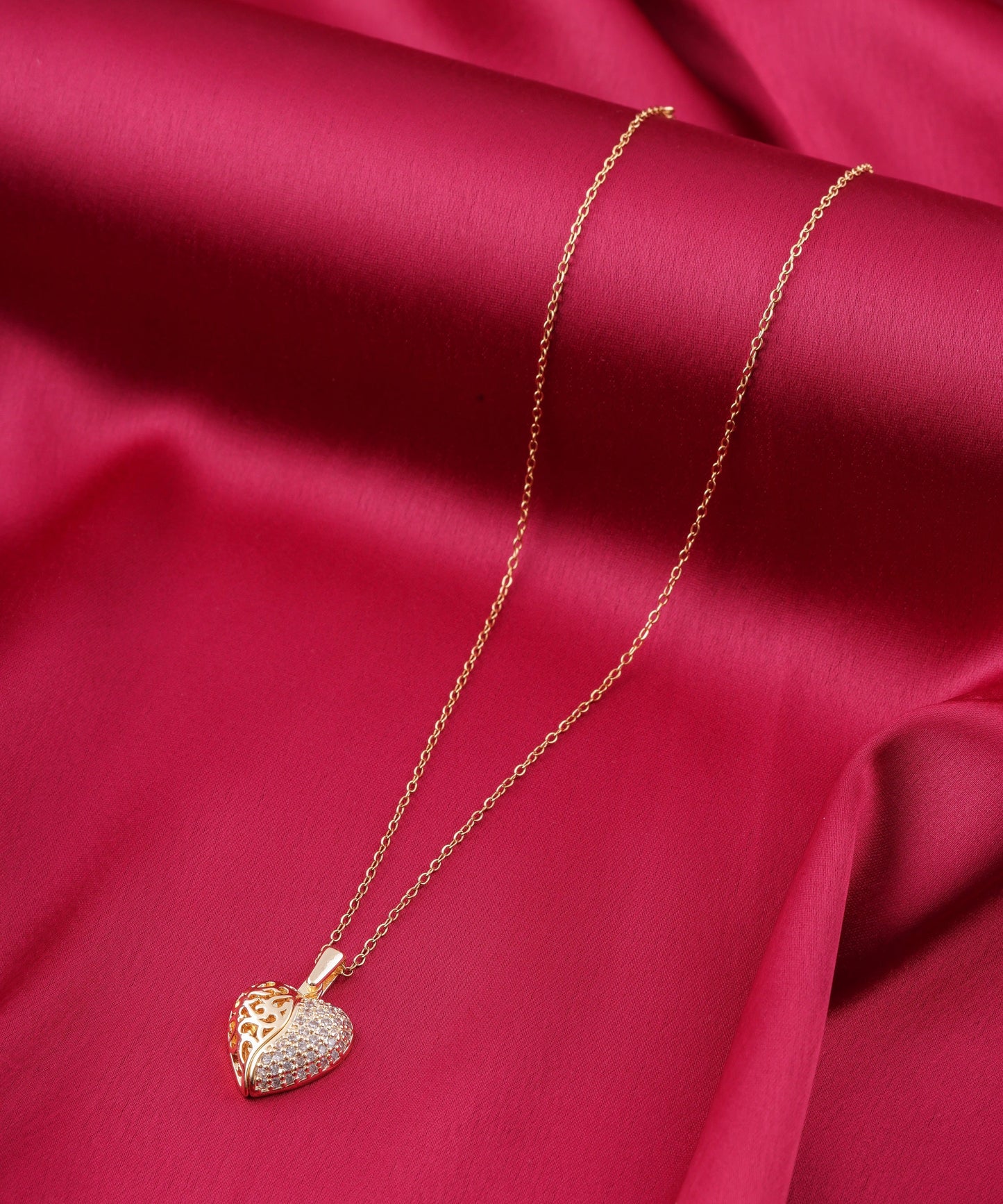 Personalized Gold Heart Pendant Necklace